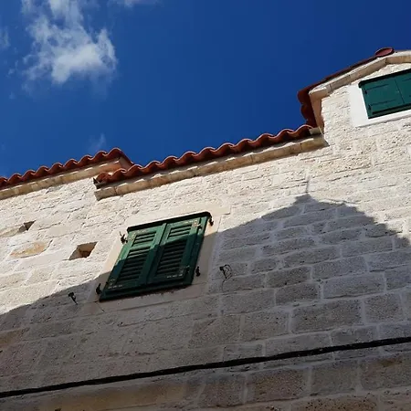 Lastin Dvor Guest house