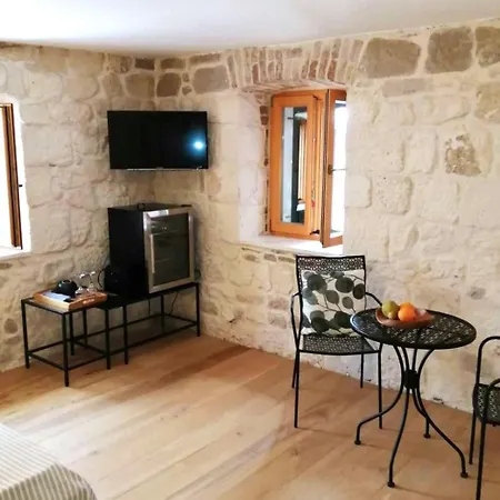 Pensjonat Lastin Dvor 3*