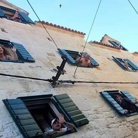 Lastin Dvor Pensión 3*