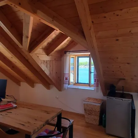 Pensión Lastin Dvor Rogoznica (Sibenik-Knin)