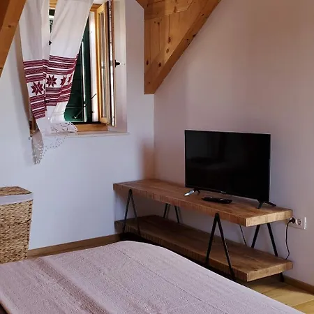 Konukevi Lastin Dvor Rogoznica (Sibenik-Knin)