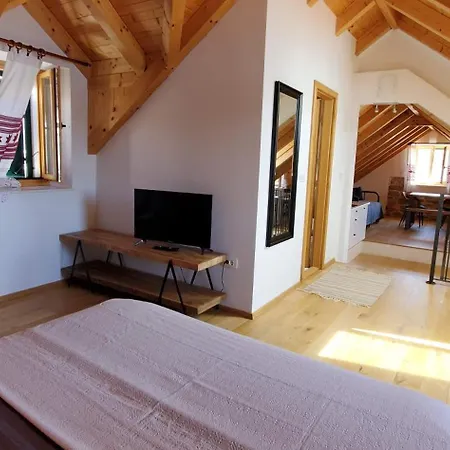 Pensión Lastin Dvor