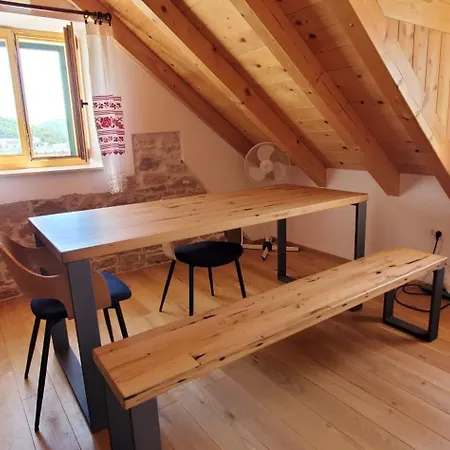 Lastin Dvor Rogoznica (Sibenik-Knin)