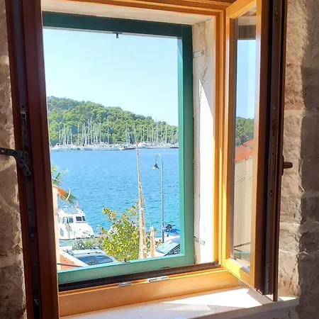 Guest house Lastin Dvor 3*