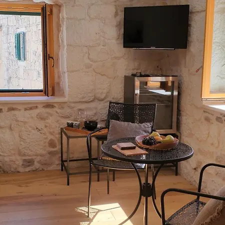 Lastin Dvor Guest house
