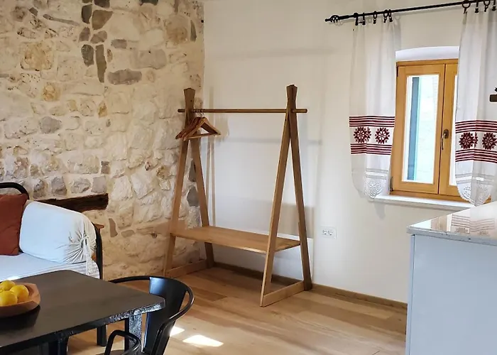 Gasthuis Lastin Dvor Rogoznica (Sibenik-Knin)