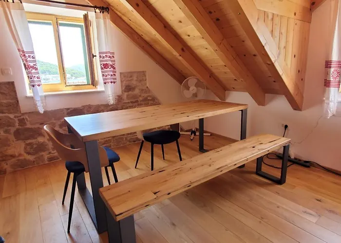 Lastin Dvor Rogoznica (Sibenik-Knin)