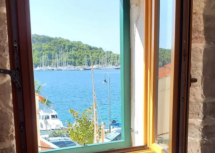 Guest house Lastin Dvor 3*